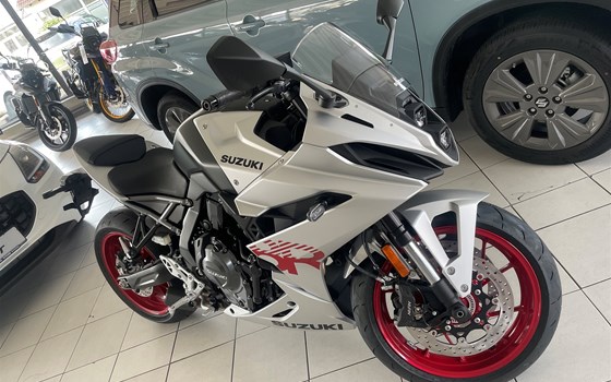 Neufahrzeug Suzuki GSX-8R - Bild 25