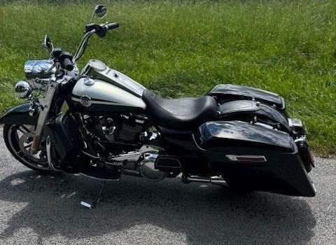 Gebrauchtmotorrad Harley-Davidson Road King Custom FLHRS - Bild 6 Gebrauchtmotorrad Harley-Davidson Road King Custom FLHRS - Bild 6