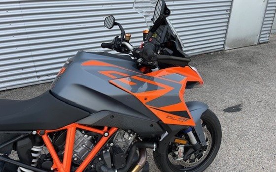 Gebrauchtmotorrad KTM 1290 Super Duke GT - Bild 3 Gebrauchtmotorrad KTM 1290 Super Duke GT - Bild 3