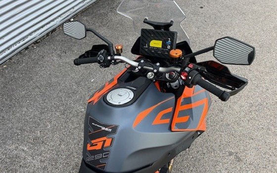Gebrauchtmotorrad KTM 1290 Super Duke GT - Bild 5 Gebrauchtmotorrad KTM 1290 Super Duke GT - Bild 5