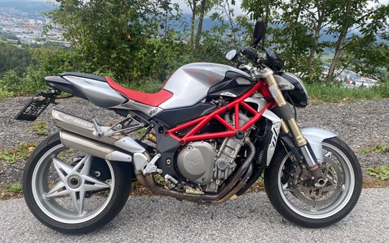 Gebrauchtmotorrad MV Agusta Brutale 910 - Bild 2 Gebrauchtmotorrad MV Agusta Brutale 910 - Bild 2