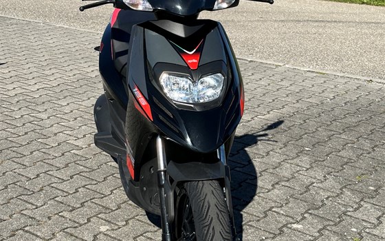 Gebrauchtmotorrad Aprilia SR 125 - Bild 3 Gebrauchtmotorrad Aprilia SR 125 - Bild 3