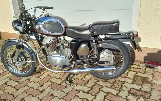 Gebrauchtmotorrad MV Agusta Bicilindrica 250 - Bild 2 Gebrauchtmotorrad MV Agusta Bicilindrica 250 - Bild 2