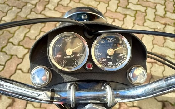 Gebrauchtmotorrad MV Agusta Bicilindrica 250 - Bild 3 Gebrauchtmotorrad MV Agusta Bicilindrica 250 - Bild 3