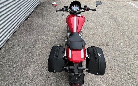 Gebrauchtmotorrad Triumph Rocket 3 R - Bild 8 Gebrauchtmotorrad Triumph Rocket 3 R - Bild 8