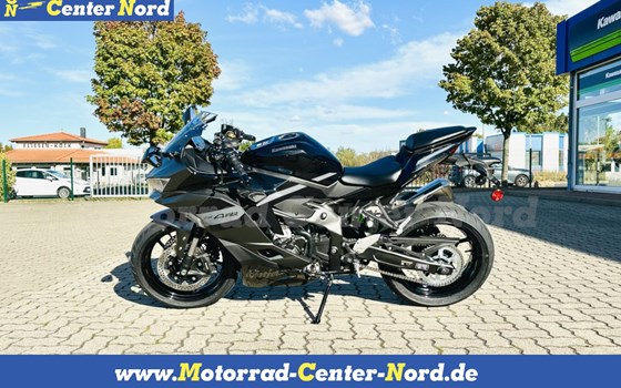 Neufahrzeug Kawasaki Ninja ZX-4RR - Bild 1
