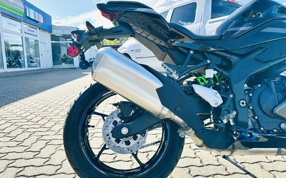 Neufahrzeug Kawasaki Ninja ZX-4RR - Bild 11