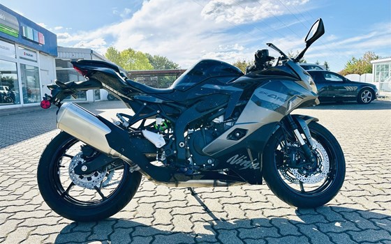 Neufahrzeug Kawasaki Ninja ZX-4RR - Bild 5
