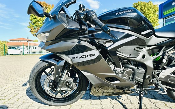 Neufahrzeug Kawasaki Ninja ZX-4RR - Bild 9