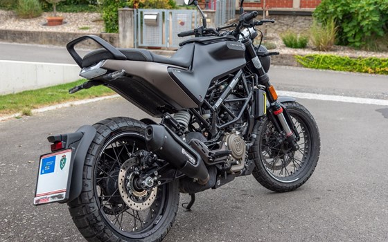 Gebrauchtmotorrad Husqvarna Svartpilen 125 - Bild 3 Gebrauchtmotorrad Husqvarna Svartpilen 125 - Bild 3