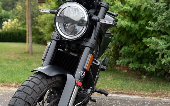Gebrauchtmotorrad Husqvarna Svartpilen 125 - Bild 6 Gebrauchtmotorrad Husqvarna Svartpilen 125 - Bild 6