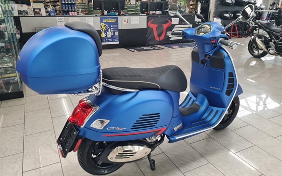 Gebrauchtmotorrad Vespa GTS 300 Super Sport - Bild 2