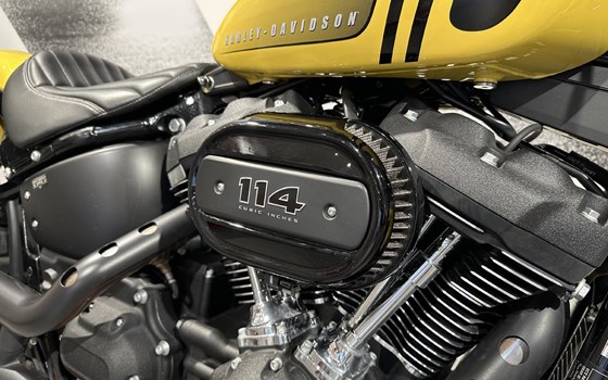 Motorrad Occasion Harley-Davidson Softail Street Bob 114 FXBBS - Bild 4