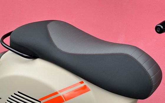 Neufahrzeug Vespa GTV 300 - Bild 6