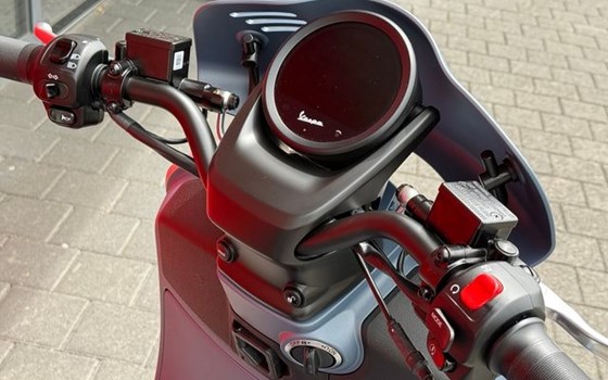 Neufahrzeug Vespa GTV 310 Officina 8 - Bild 14