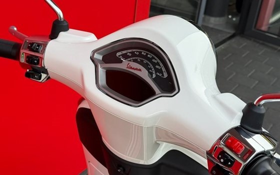 Neufahrzeug Vespa Primavera - Bild 14