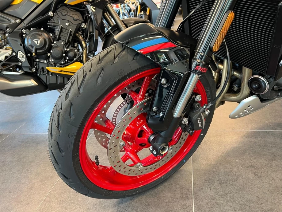 Angebot Triumph Trident 660 Triple Tribute Bild 5: Angebot Triumph Trident 660 Triple Tribute