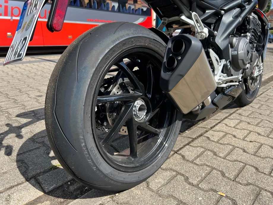 Angebot Triumph Speed Triple 1200 RS Bild 8: Angebot Triumph Speed Triple 1200 RS