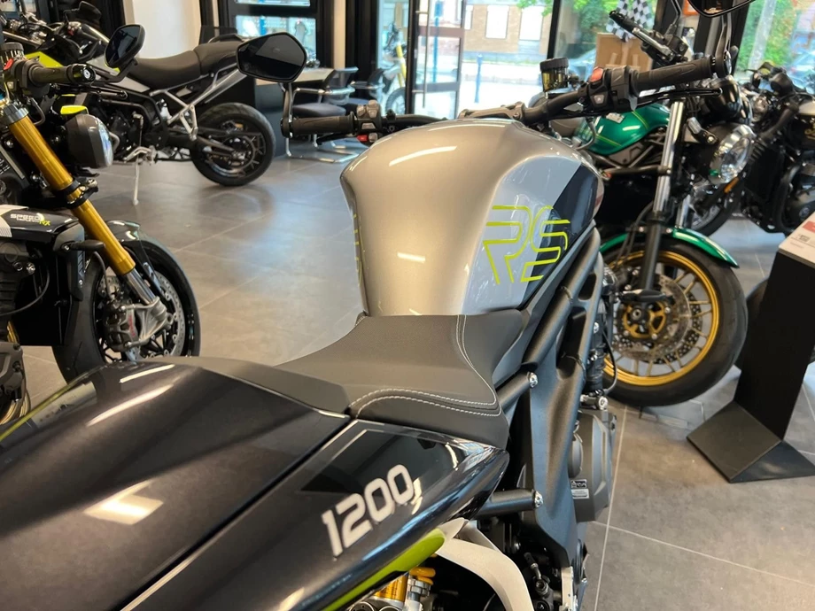 Angebot Triumph Speed Triple 1200 RS Bild 4: Angebot Triumph Speed Triple 1200 RS
