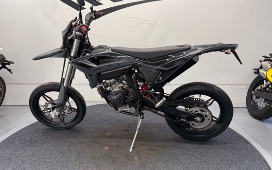 Neufahrzeug Beta RR 125 4T Motard T X special edition - Bild 4