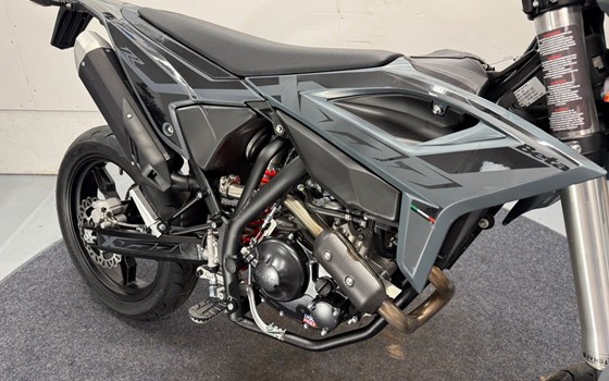Neufahrzeug Beta RR 125 4T Motard T X special edition - Bild 7
