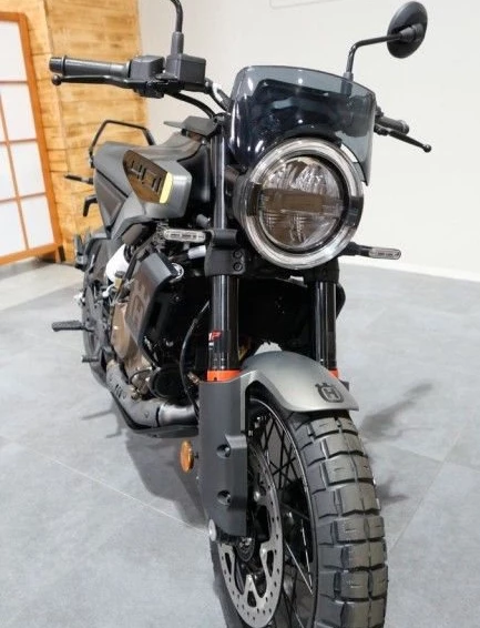 Angebot Husqvarna Svartpilen 401 Bild 4: Angebot Husqvarna Svartpilen 401