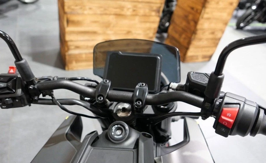 Angebot Husqvarna Svartpilen 401 Bild 8: Angebot Husqvarna Svartpilen 401