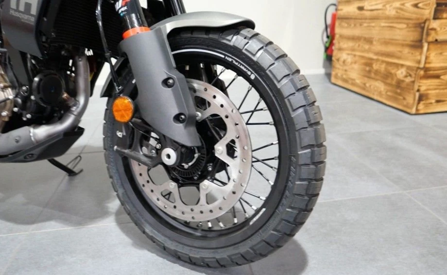 Angebot Husqvarna Svartpilen 401 Bild 9: Angebot Husqvarna Svartpilen 401