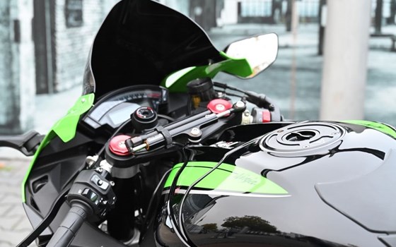 Gebrauchtmotorrad Kawasaki Ninja ZX-10R - Bild 11