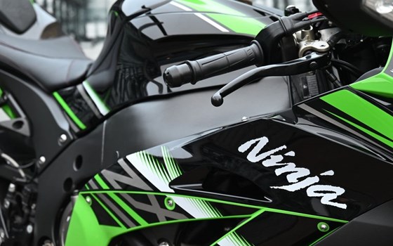 Gebrauchtmotorrad Kawasaki Ninja ZX-10R - Bild 8