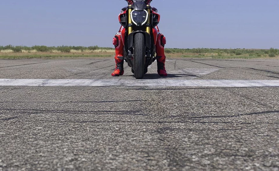 Angebot Ducati Diavel V4 Bild 2: Angebot Ducati Diavel V4