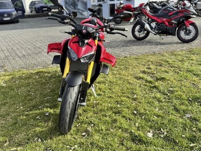 Angebot Ducati Streetfighter V4 S Bild 3: Angebot Ducati Streetfighter V4 S