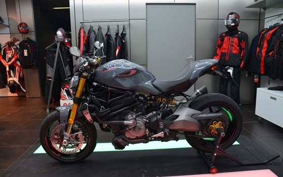 Gebrauchtmotorrad Ducati Monster 1200 S - Bild 2