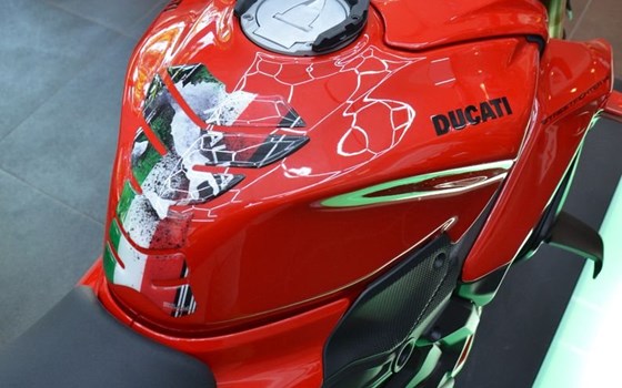 Gebrauchtmotorrad Ducati Streetfighter V4 S - Bild 5