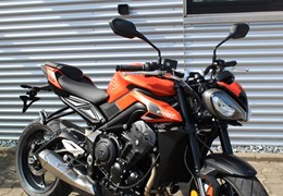 Neumotorrad Triumph Street Triple 765 R A2