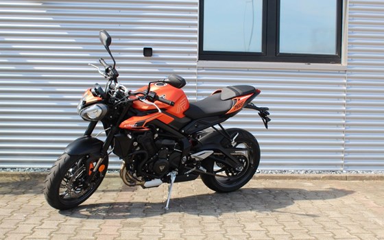 Neufahrzeug Triumph Street Triple 765 R A2 - Bild 11