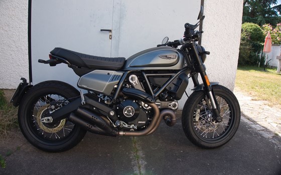 Gebrauchtmotorrad Ducati Scrambler Nightshift - Bild 1
