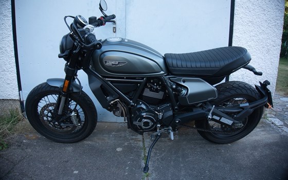 Gebrauchtmotorrad Ducati Scrambler Nightshift - Bild 9