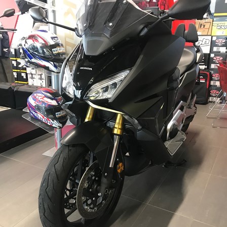 Honda Forza 750