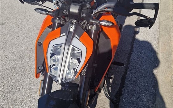 Gebrauchtmotorrad KTM 125 Duke - Bild 8 Gebrauchtmotorrad KTM 125 Duke - Bild 8
