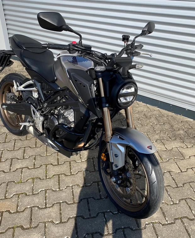 Honda CB125R