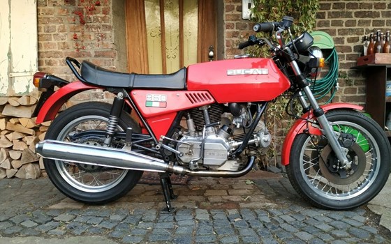 Gebrauchtmotorrad Ducati 860 GT - Bild 1