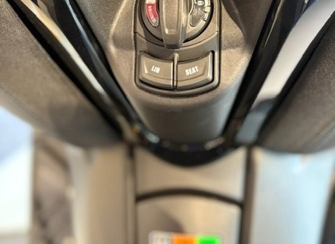 Neufahrzeug Yamaha XMAX 300 Tech MAX+ - Bild 9