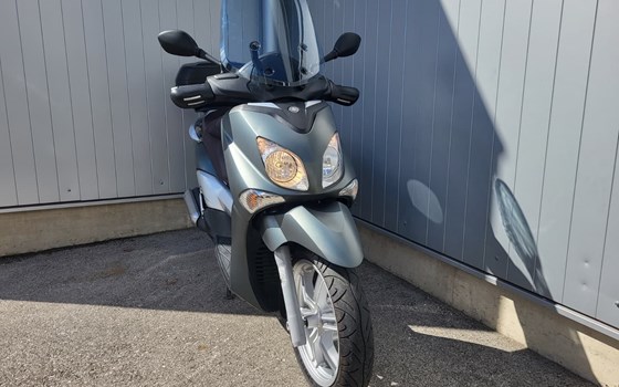 Gebrauchtmotorrad Yamaha X-City 250 - Bild 2 Gebrauchtmotorrad Yamaha X-City 250 - Bild 2