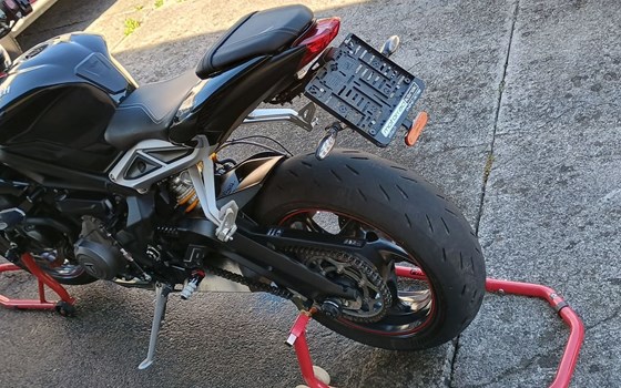 Gebrauchtmotorrad Triumph Street Triple 765 RS - Bild 2 Gebrauchtmotorrad Triumph Street Triple 765 RS - Bild 2