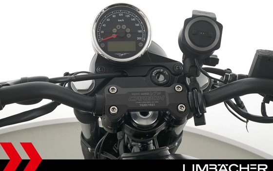 Gebrauchtmotorrad Moto Guzzi V7 III Carbon - Bild 22