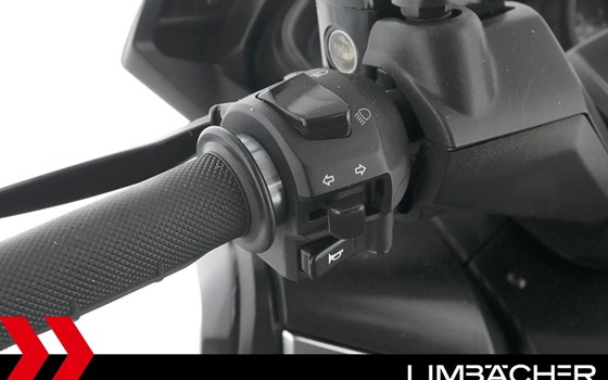 Gebrauchtmotorrad Yamaha XMAX 400 - Bild 21