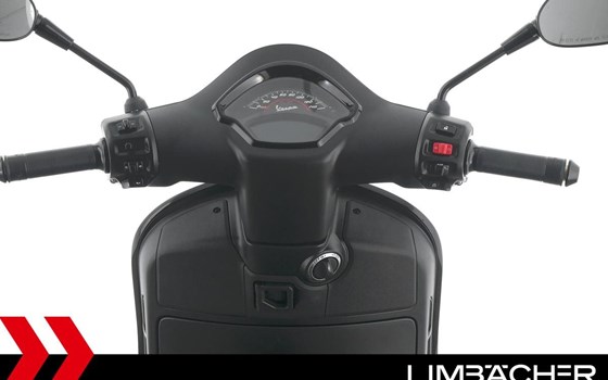 Gebrauchtmotorrad Vespa GTS Super Sport - Bild 13