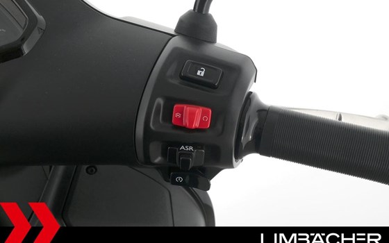 Gebrauchtmotorrad Vespa GTS Super Sport - Bild 21