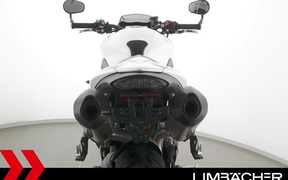 Gebrauchtmotorrad Triumph Speed Triple 1050 - Bild 18